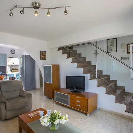 Villa Thalassa By The Beach