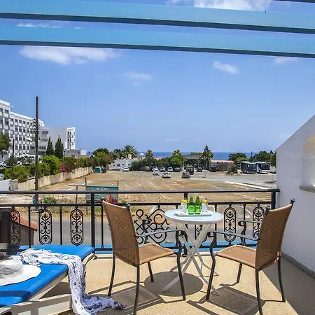 Thalassa By The Beach