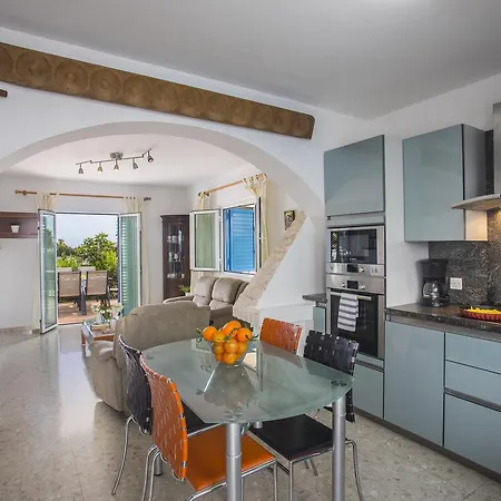 Villa Thalassa By The Beach Protaras