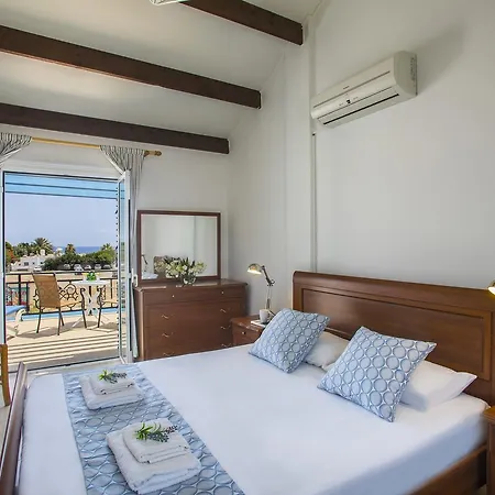 Villa Thalassa By The Beach *